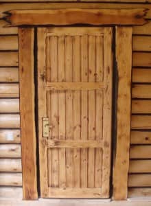 Вибір деревяних дверей для сауни