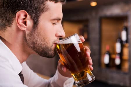 Підвищує або знижує артеріальний тиск пиво?