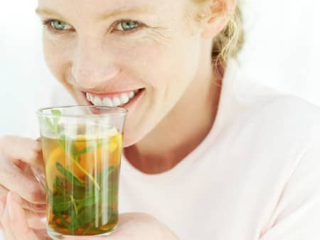 Як зелений чай впливає на тиск (підвищує або знижує його)?