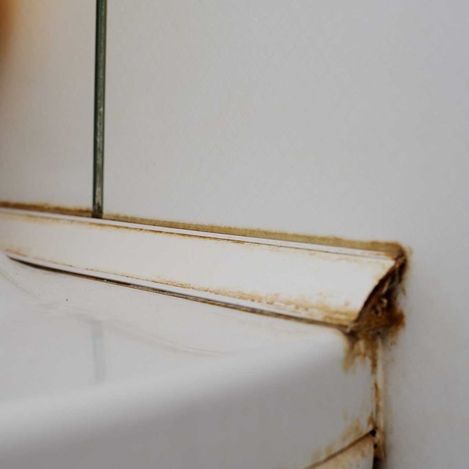 Як видалити грибок у ванній кімнаті: способи, засоби, профілактика