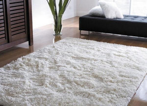 Як почистити килим в домашніх умовах: сода, оцет та інші засоби.