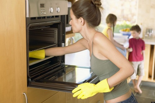 Як почистити духовку в домашніх умовах