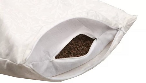 Подушка з гречаного лушпиння: чим корисна, чи є шкода, які відгуки