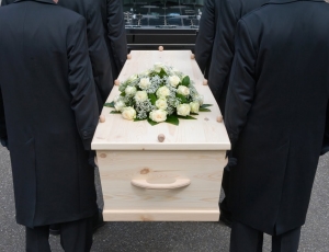До чого сняться похорон вже померлої людини: докладне тлумачення сновидіння
