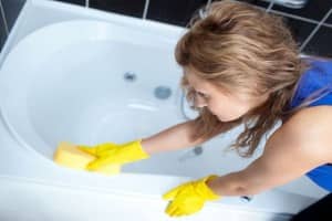 Як очистити ванну від іржі: кошти, техніка (відео, фото)