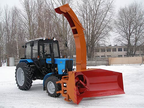 Трактор для прибирання снігу – технології, виготовлення своїми руками