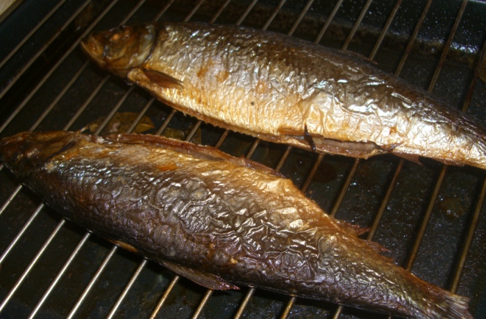 Риба гарячого копчення, як підготувати і закоптити морепродукти