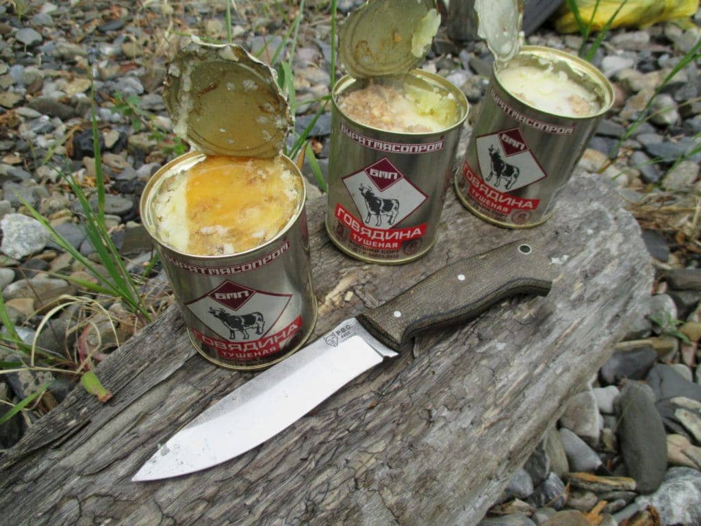 Як відкрити консервну банку ножем і руками: прості способи