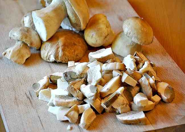 Як маринувати гриби в домашніх умовах на зиму — готуємо за найкращими рецептами
