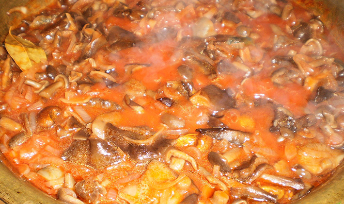 Як маринувати гриби в домашніх умовах на зиму — готуємо за найкращими рецептами
