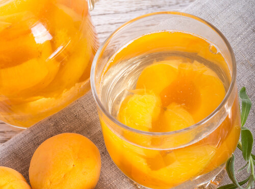 Компот з абрикосів — докладні рецепти смачного напою до зими