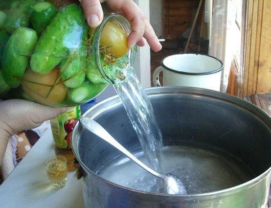 Консервація огірків на зиму — класичні рецепти приготування