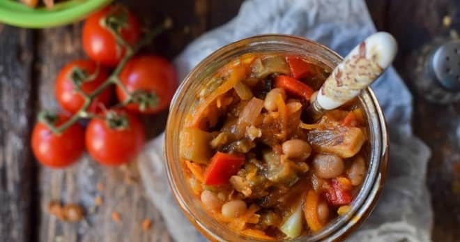 Салат з баклажанів на зиму — кращі рецепти смачної закуски