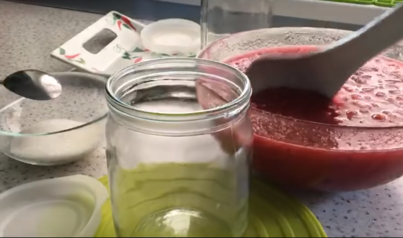 Варення з червоної смородини — 14 простих рецептів на зиму