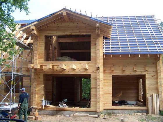 Цікаві проекти деревяних будинків з бруса