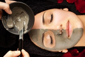 Маска з чорної глини для обличчя в домашніх умовах: рецепт, відгуки