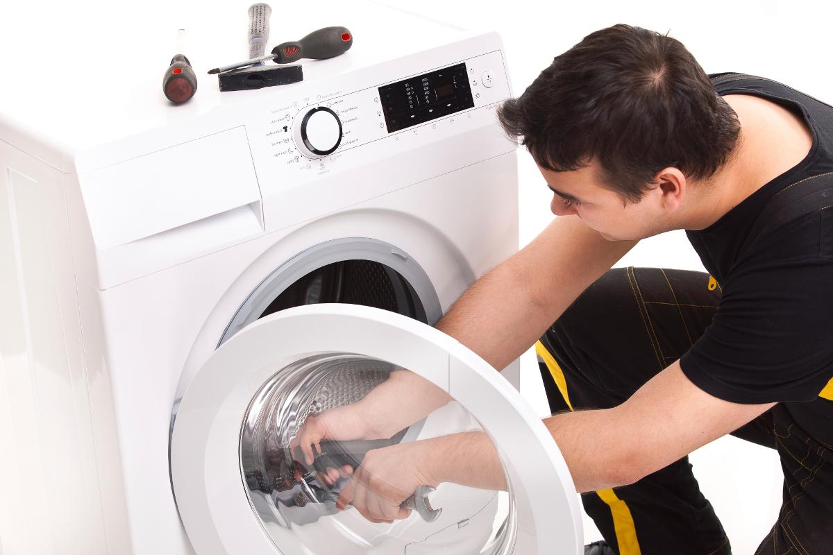 Чому погано крутиться барабан пральної машини: 10 ймовірних причин
