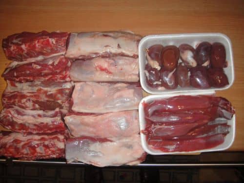 Як правильно різати мясо на шашлик: якими нарізати шматками, розміри шматочків