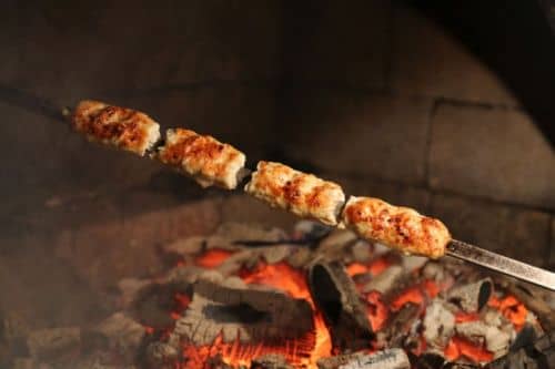 Люблячи кебаб з свинини: рецепти, як приготувати на шампурах на мангалі