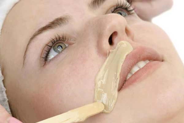 Помітні оточуючим: 7 способів видалення волосся над верхньою губою