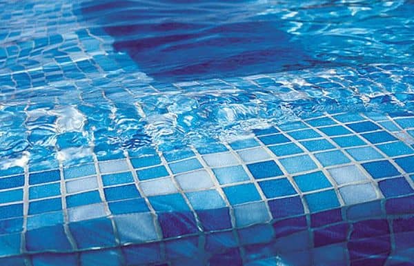 Плитковий клей для басейнів: види, характеристики, вибір