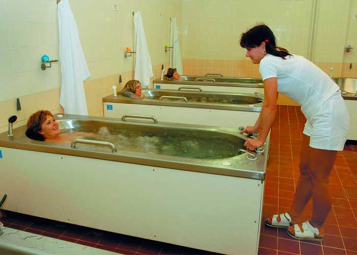 Радонові ванни: користь і шкода для організму чоловіків і жінок