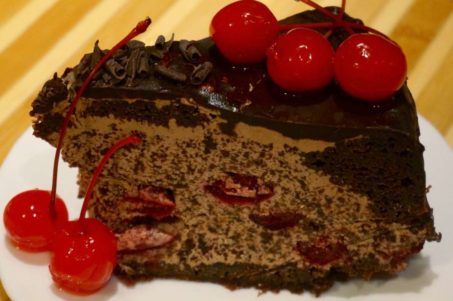Шоколадний торт з вишнею   7 смачних рецептів