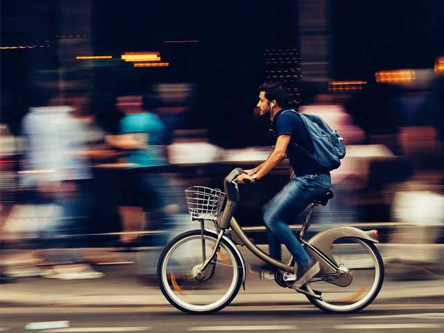 Користь їзди на велосипеді для здоровя. Протипоказання і шкоду
