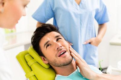 Після відбілювання зубів болять зуби: чому і як довго, що робити, якщо почалася зубний біль, ніж зняти, чи боляче полоскати