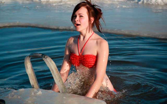 10 правил купання в ополонці на водохреща: як підготуватися