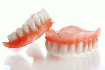Імплантація верхніх зубів, повна заміна та протезування щелепи, зубний імплант на місце видалених