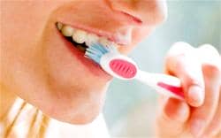 Методи домашнього відбілювання зубів, рецепти, переваги та недоліки кожного методу