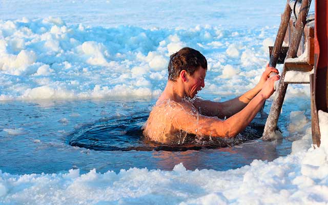10 правил купання в ополонці на водохреща: як підготуватися