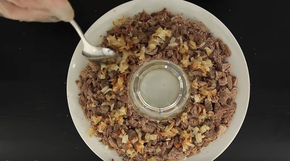 Салат «Гранатовий браслет»: 11 смачних рецептів з яловичиною та куркою