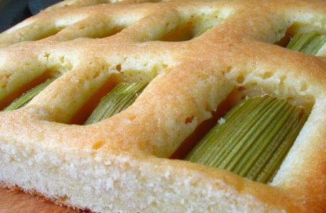 8 смачних рецептів пирога з ревенем