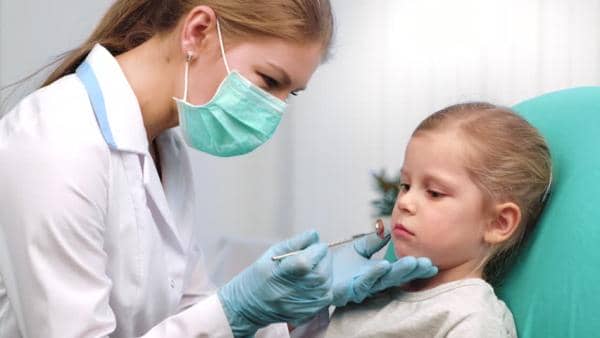 Лікування стоматиту у дітей: як лікувати дитину, фото, що робити при його появі у роті в дитячому віці, і як такого уникнути