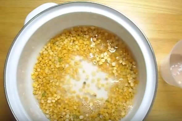 Покрокові рецепти горохового супу. Як його варити з копченостями?