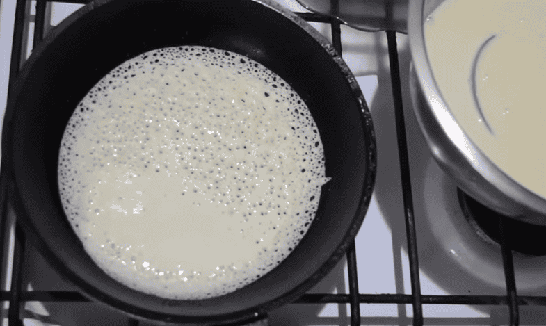 7 рецептів тонких млинців з дірочками на кефірі