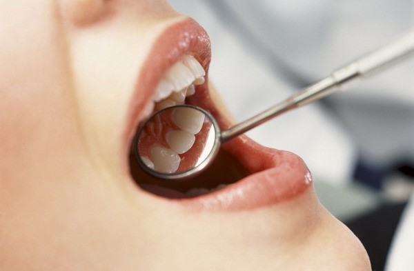 Яке протезування зубів краще? Які зубні потезы вибрати?