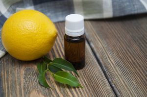 Ефірне масло для волосся з лимоном: корисні властивості і способи застосування, рецепти масок, відгуки