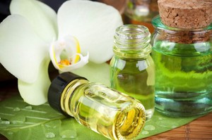 Ефірне масло для волосся з лимоном: корисні властивості і способи застосування, рецепти масок, відгуки