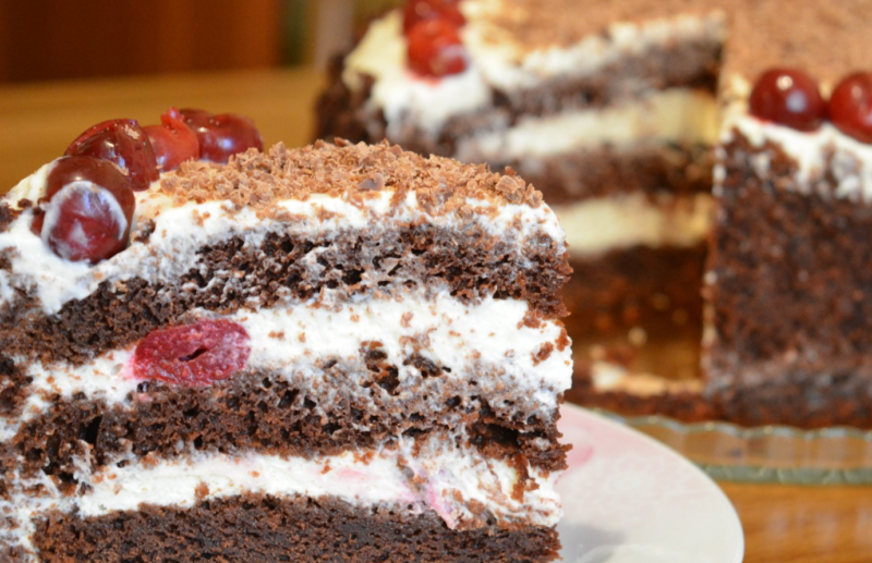 Шоколадний торт з вишнею   7 смачних рецептів
