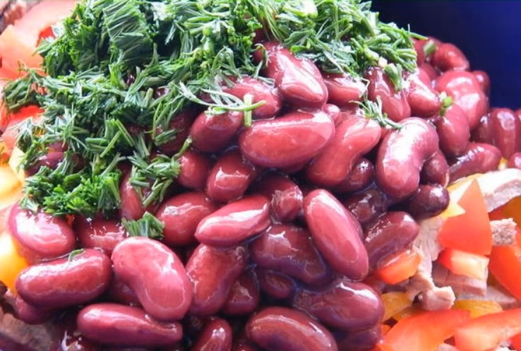 Салат з консервованої квасолею. 11 дуже смачних рецептів