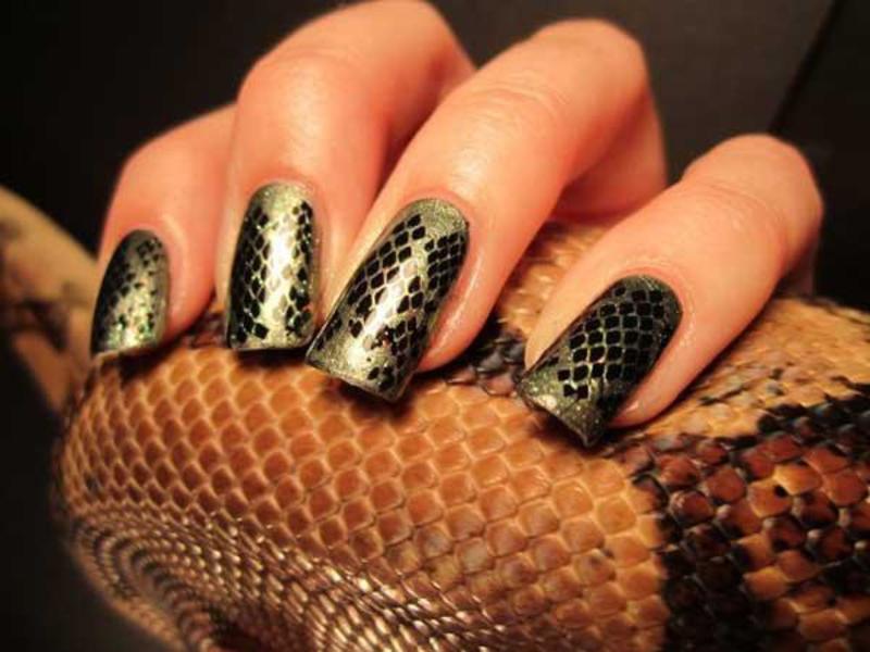 Ідеї дизайну манікюру з рептиліями, види виконання зміїної шкіри на нігтях гель лаком