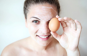 Використання маски з білка для особи з лимоном, застосування яєчного білка для особи від прищів, відгуки