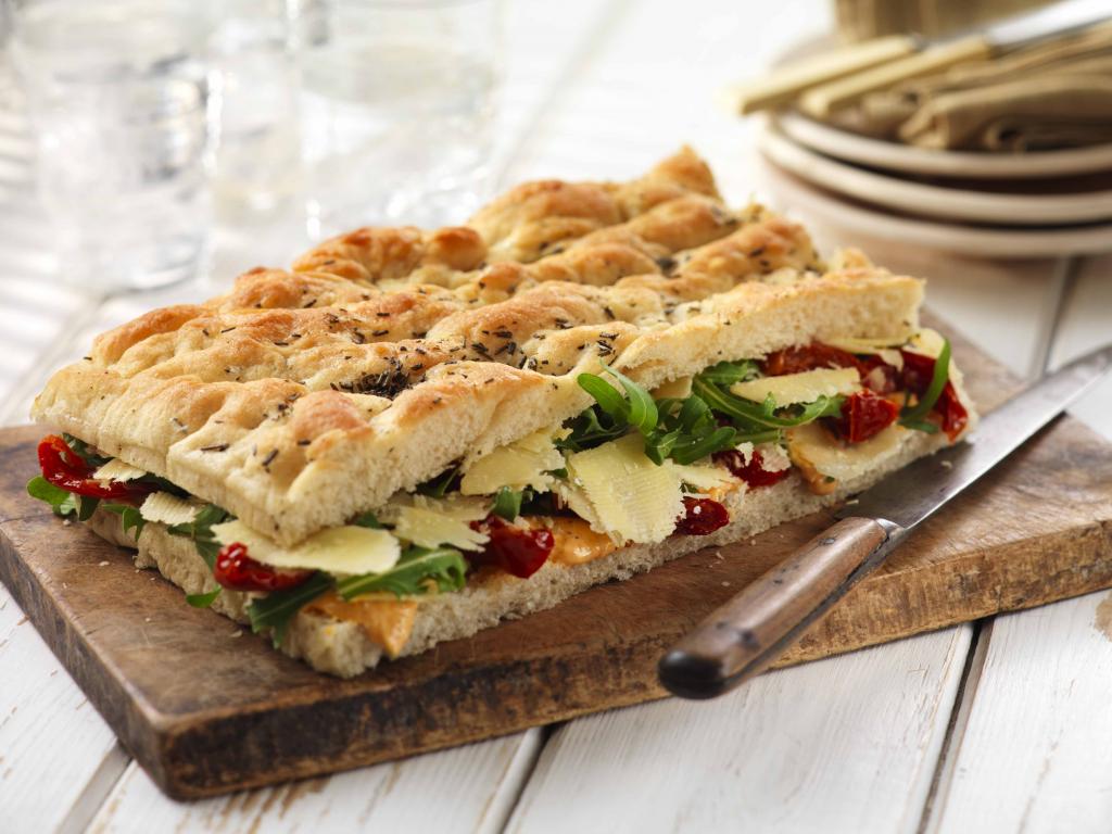 Італійський хліб фокачча з сиром: рецепт, особливості приготування та відгуки