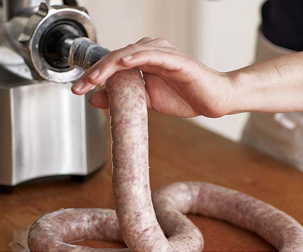 Виготовлення домашньої ковбаси: покроковий рецепт приготування з фото