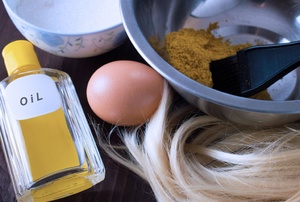 Як приготувати маски в домашніх умовах для густоти волосся і які інгредієнти краще всього використовувати