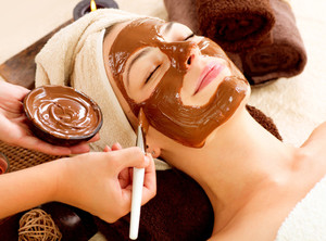 Як приготувати шоколадну маску для обличчя в домашніх умовах: рецепти від зморшок, відгуки про засоби