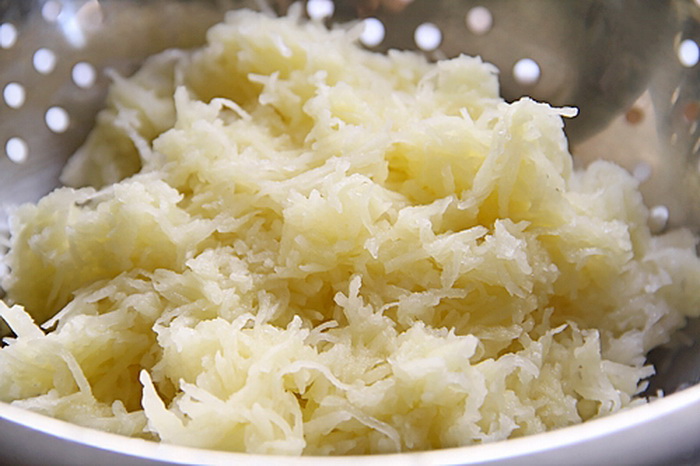 Як приготувати картопляні млинці тонкі: Два класичних рецепта